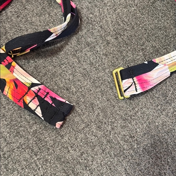 Push up Tropical Floral Bikini Top - Picture 3 of 6